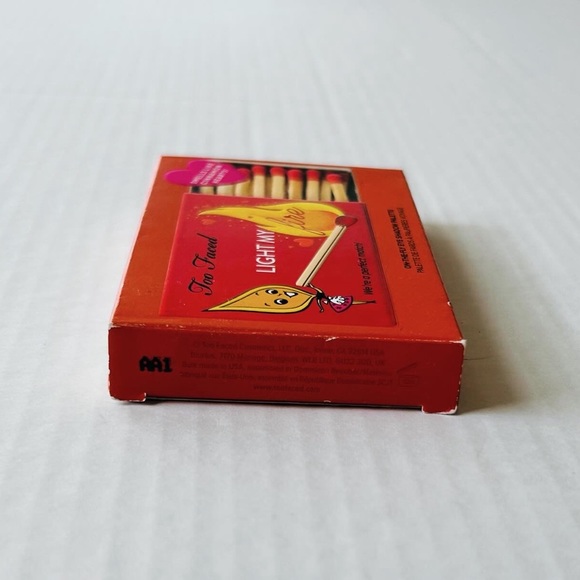 Too Faced Light My Fire Mini Eyeshadow Palette - Picture 6 of 14